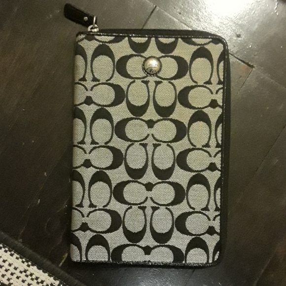 NWOT "Coach" 9/6 inch Tablet Case - Picture 1 of 3